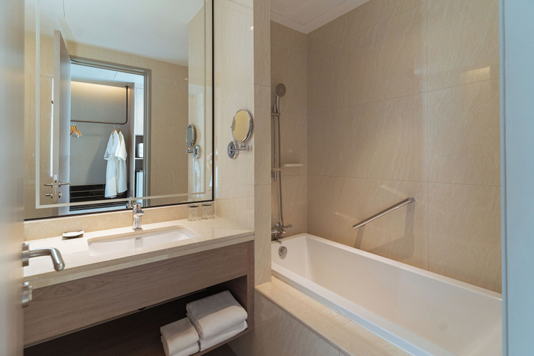 Bathroom 5, Centre Point Hotel Terminal21 Korat, Muang Nakhon Ratchasima