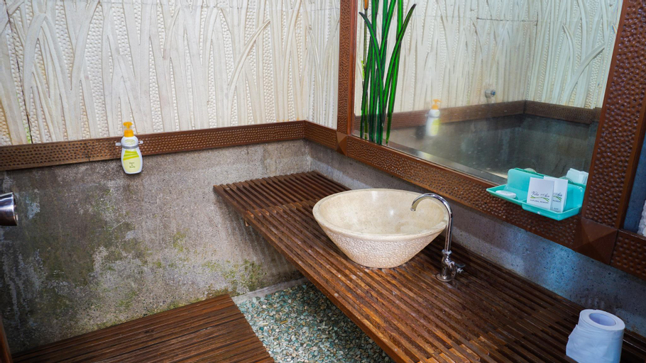 Bathroom 17