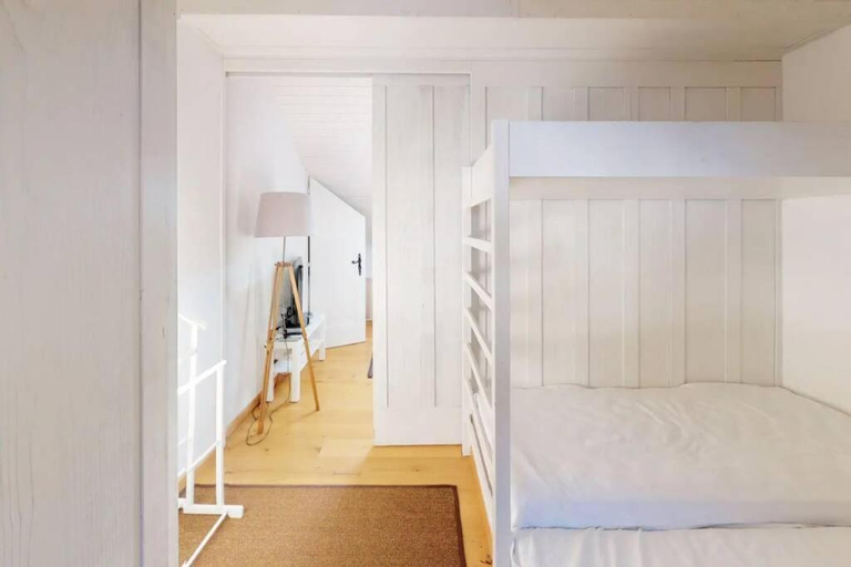 Bedroom 1, Charmant et lumineux appartement Duplex a Charmey, La Gruyère