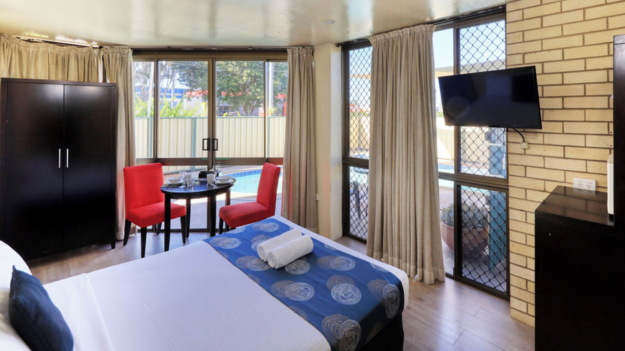 Bedroom 2, Tropical Gate Motor Inn, Rockhampton