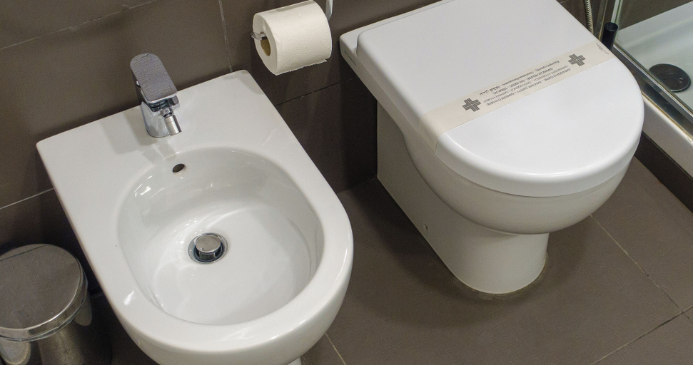 Bathroom 5, Suiteincenter Apartments, Palermo