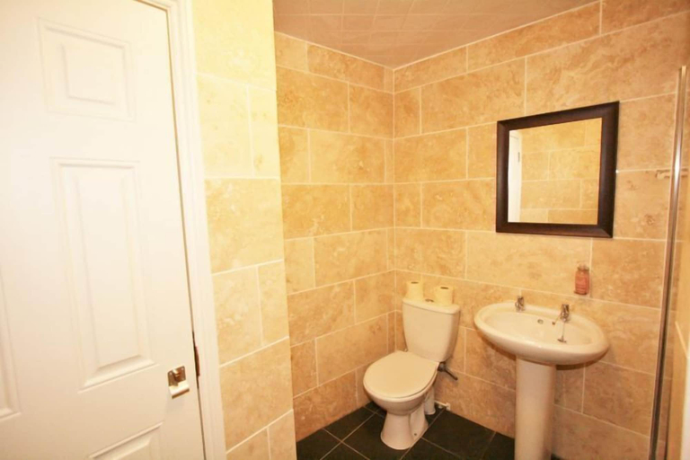Bathroom, Central Studios Tennyson Road, Gloucestershire