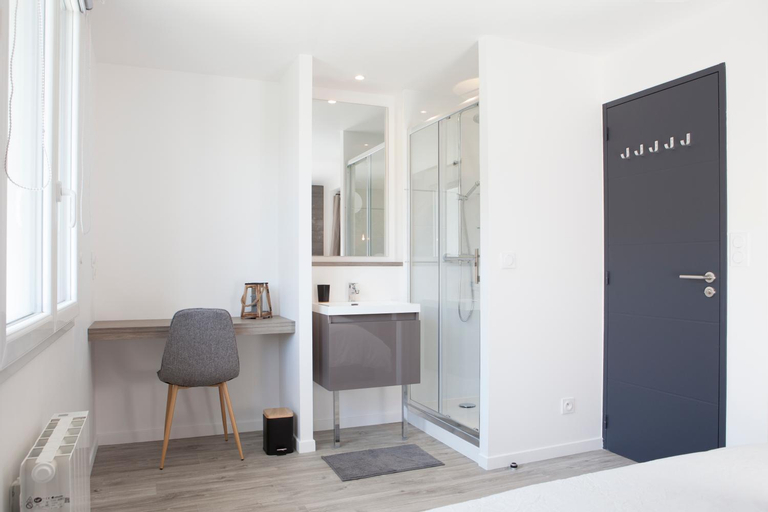 Bedroom 2, Residence Marechal Leclerc, Mayenne