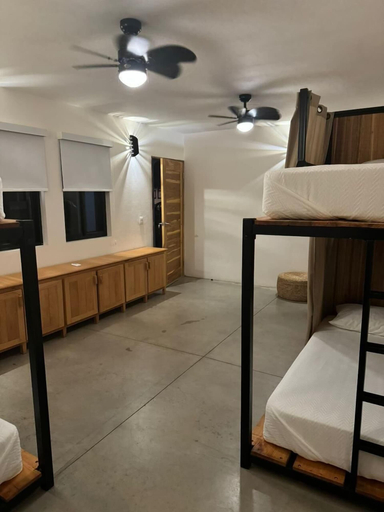 Bedroom 3, Hotel Kraken, Tola