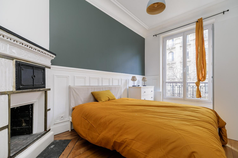 Bedroom 2, Bridgestreet Opera - Montmartre, Paris