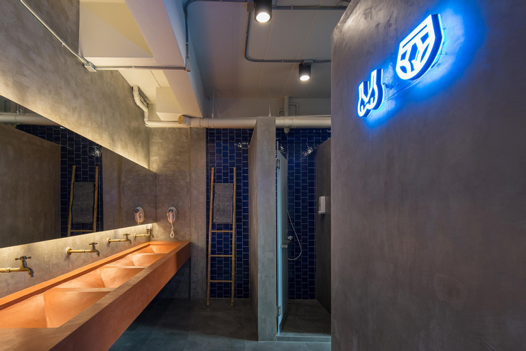 Bathroom 7