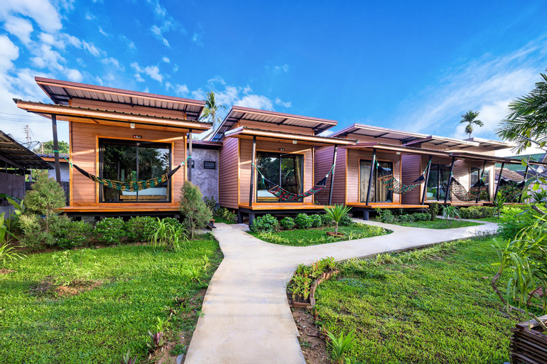 Exterior 12