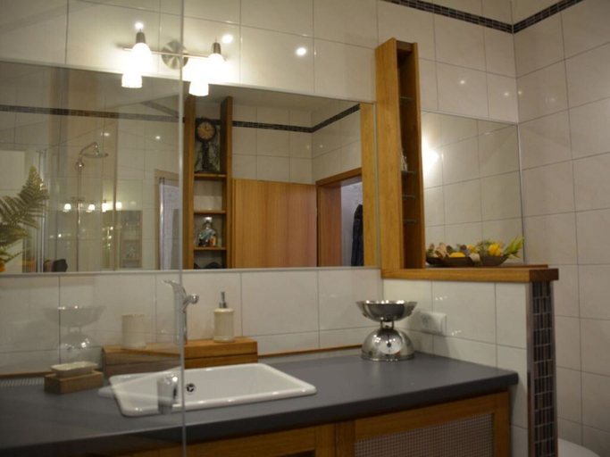 Bathroom 5, Unexpected-bochum Comfortable Vacation Home, Bochum