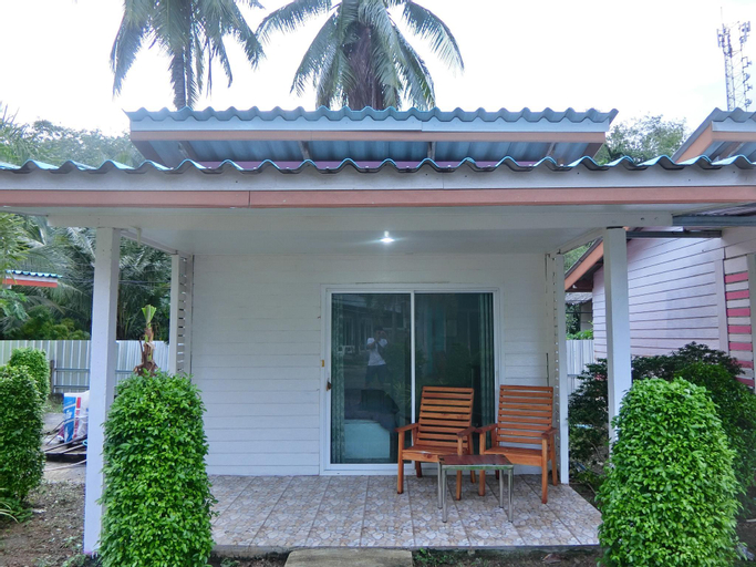 Exterior 14