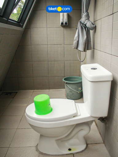 Bathroom 20