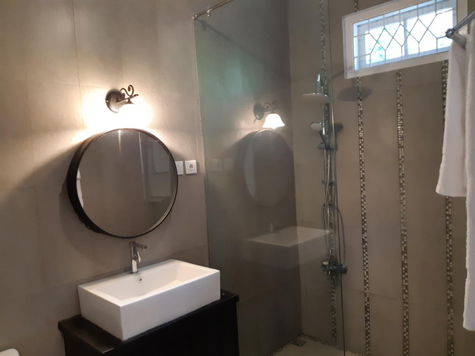 Bathroom 3, Hotel Purnama Lenggang, East Belitung