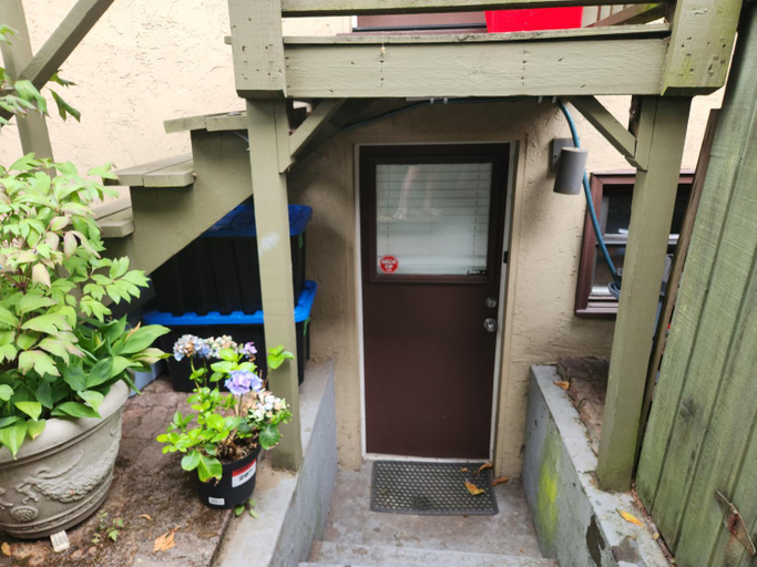 Others 5, Small Private Studio at Kitsilano Beach, Greater Vancouver