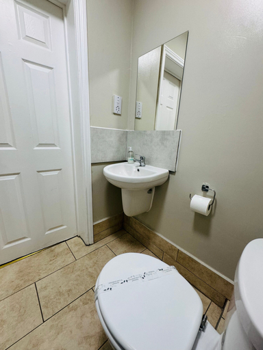 Bathroom 3, 4 Sisters Inn, Essex
