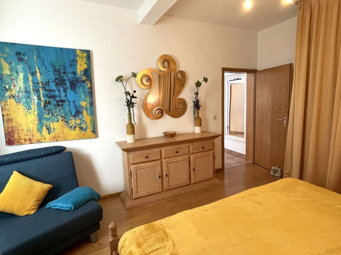 Room 2, Unexpected-bochum Comfortable Vacation Home, Bochum