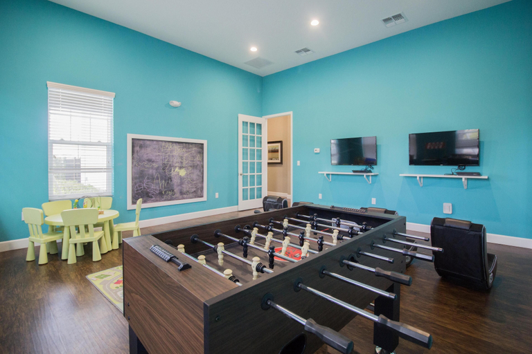 Food & Drinks, 4/3 Townhouse Near Disney!!, Osceola