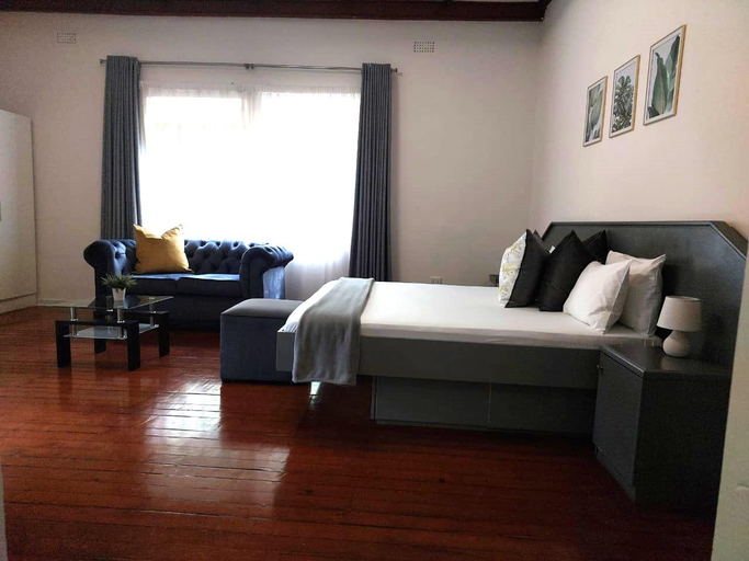 Others 3, Suite in Houghton, City of Johannesburg