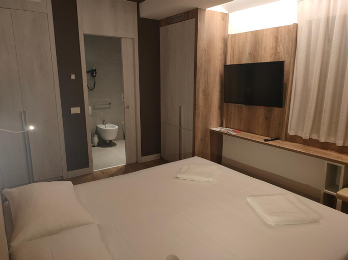 Bedroom 13