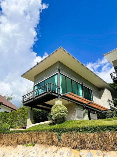 Exterior 12