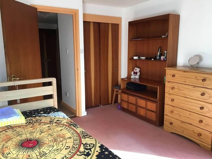 Bedroom 4, NEW Bright and Sunny Flat in Oxford City Centre, Oxfordshire