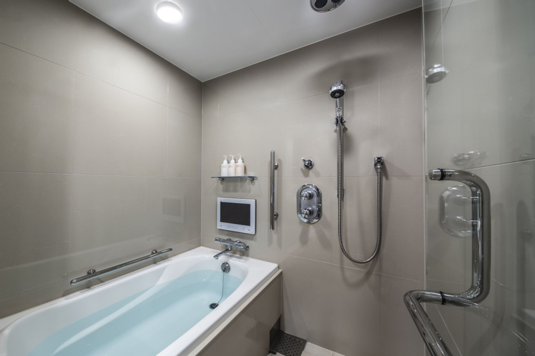 Bathroom 8