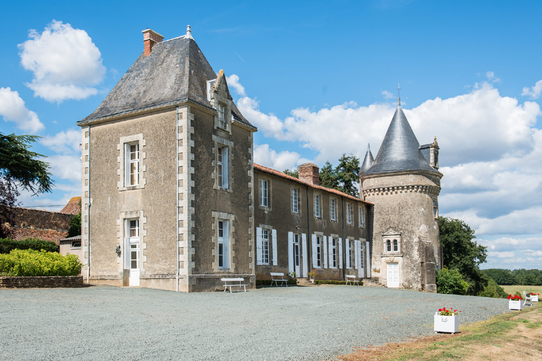 Others 5, Manoir de Ponsay, Vendée
