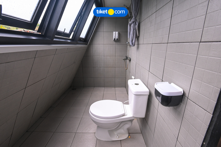 Bathroom 22