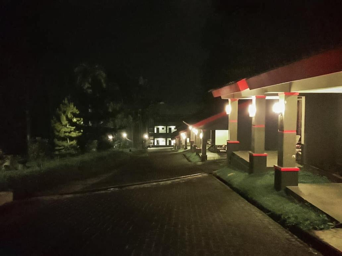 Exterior & Views 14