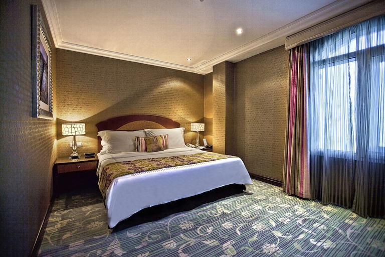 Bedroom 3, Grand Regency Doha Trademark Collection by Wyndham, Doha