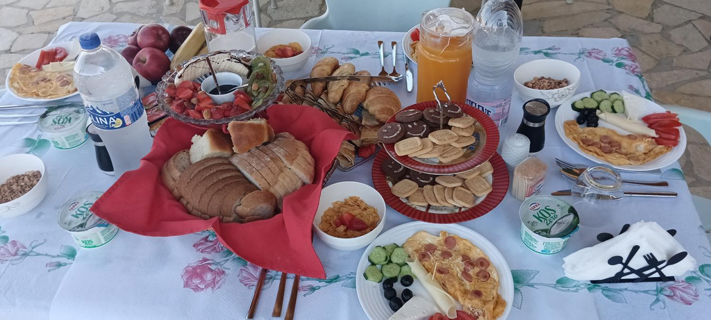 Others 4, Villa Nefeli Ksamil, Sarandës