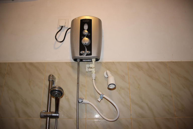 Bathroom, Miheen Hotel and Resort, Mihinthale