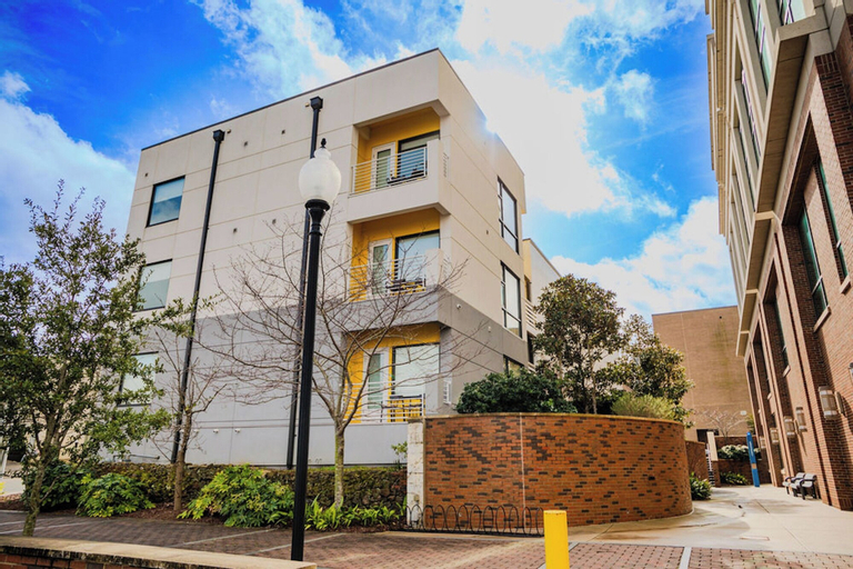 Exterior 4