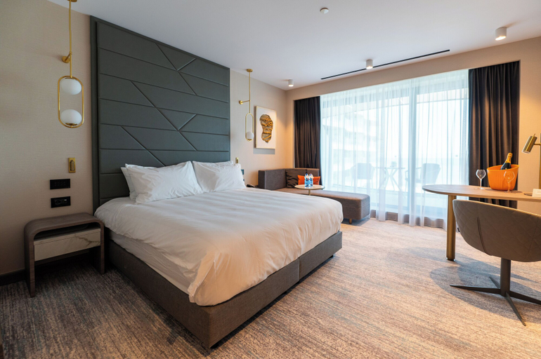 Bedroom 5, Crowne Plaza CONSTANTA - MAMAIA BEACH, Constanta
