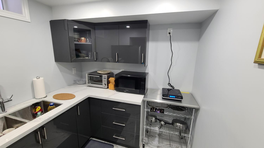 Others 5, LUXURY 2-BEDROOMS UNIT WITH WIFI, LDR & PARKING., Waterloo