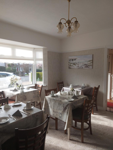 Food & Drinks 4, Blackrock Carole Ville Guesthouse
