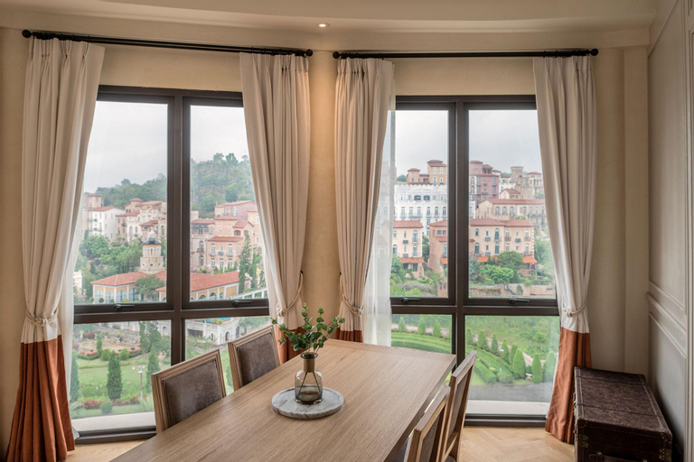 Dining Room 5