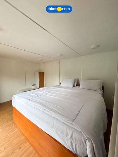 Bedroom 12