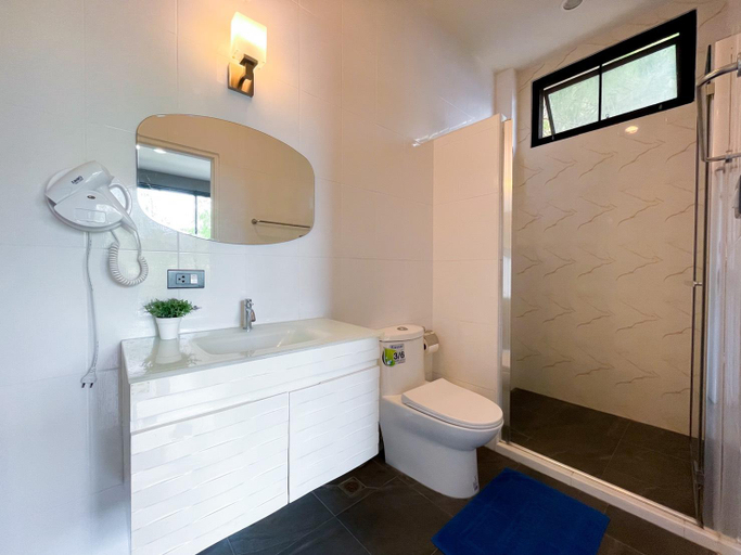 Bathroom 17