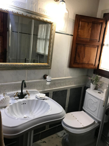 Bathroom 3, Hospederia Casa de Cisneros, Toledo