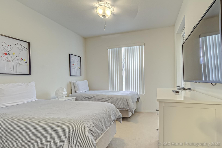 Bedroom, Gated Community, Private Pool and Game Room Near Disney!!!, Osceola