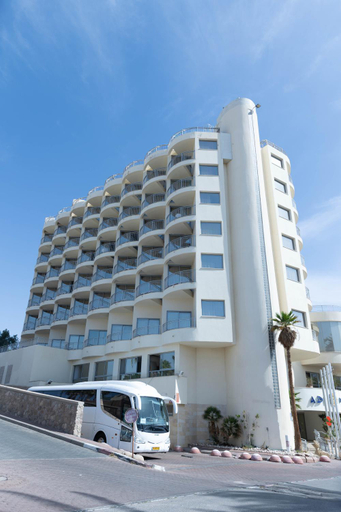 Others 5, Adi Hotel