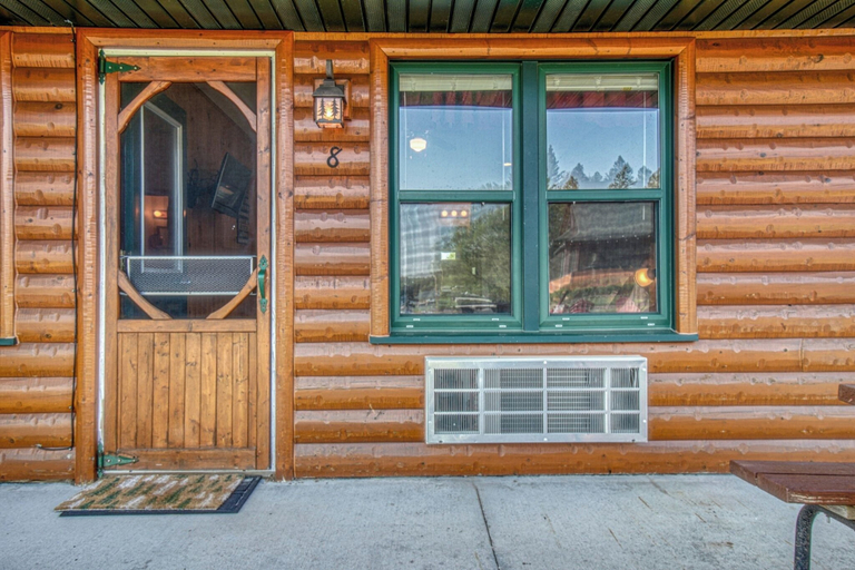Exterior & Views 2, Lena's Northern Pines Resort, Price