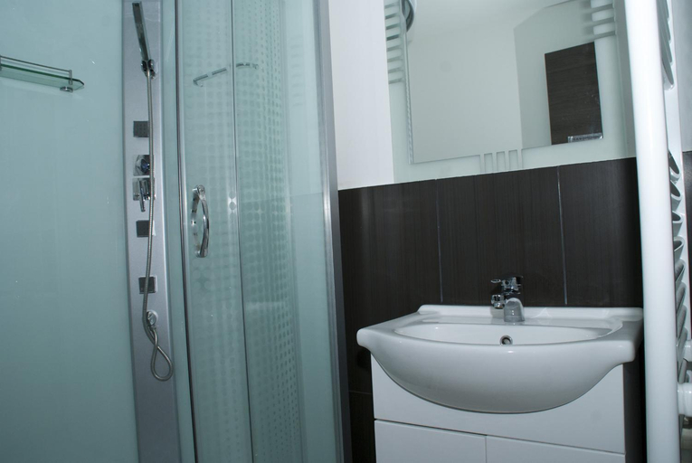 Bathroom 2, Hotel Otopeni, Otopeni