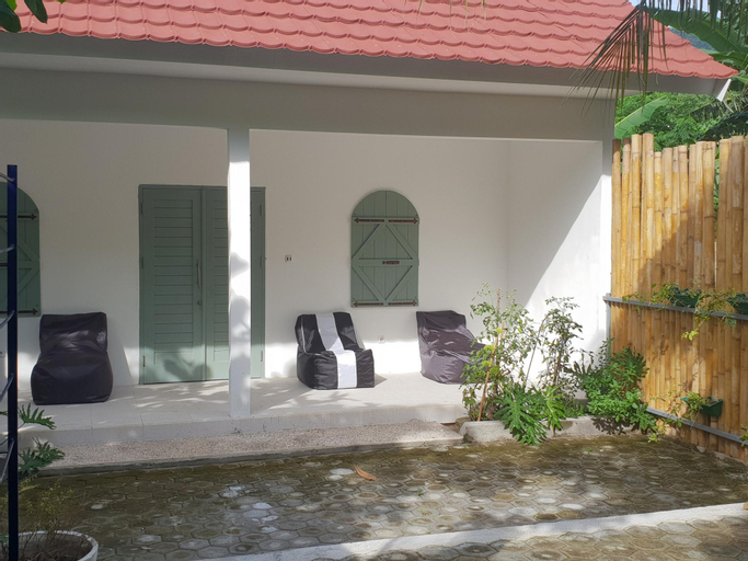 Exterior 7