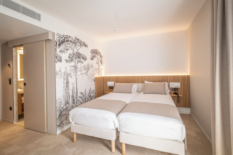 Bedroom 30