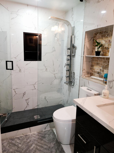 Others 4, LUXURY 2-BEDROOMS UNIT WITH WIFI, LDR & PARKING., Waterloo
