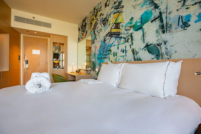 Bedroom 3, Media One Hotel, Dubai