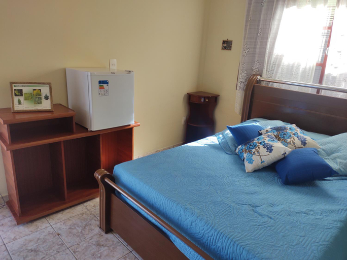 Others 3, QUARTO CONFORTAVEL COM GARAGEM, Holambra
