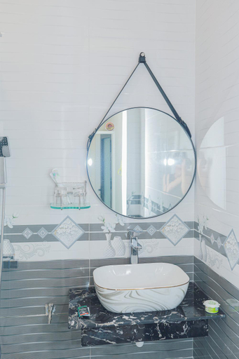 Bathroom 7