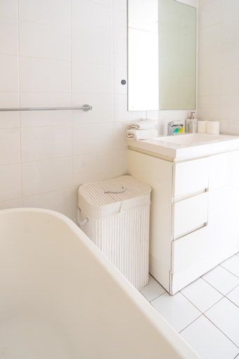 Bedroom 2, Burwood 1bedroom Apartment next to Station, Burwood