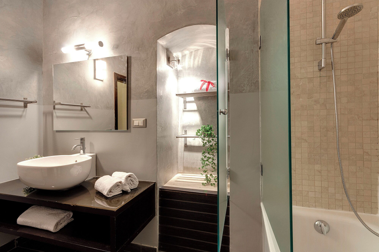 Bathroom 4, Mamo Florence - Calzaiuoli Apartments, Florence